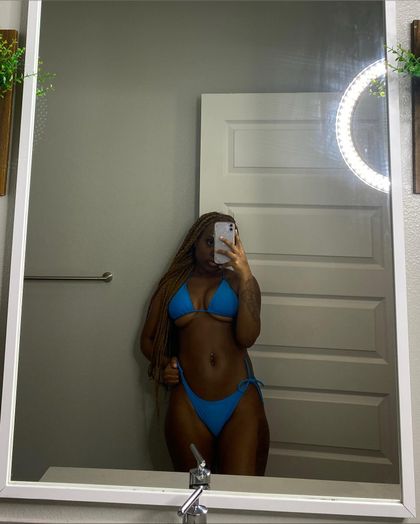 b.divine OnlyFans picture