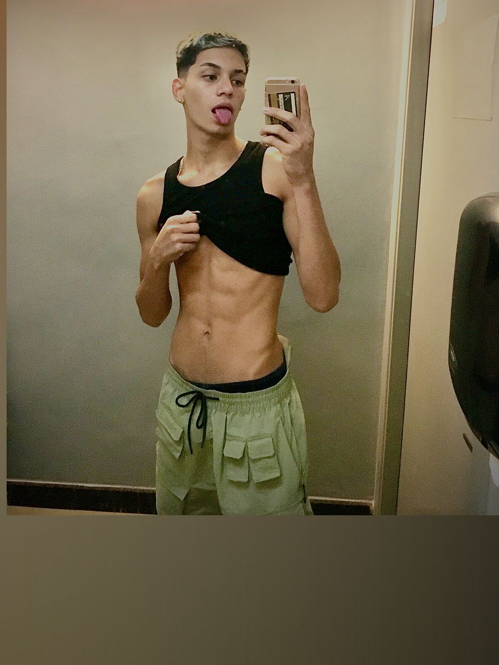 zo_noviin OnlyFans profile picture