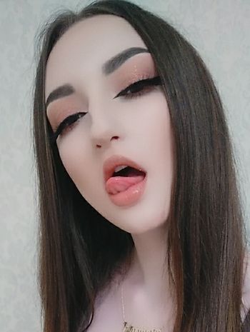 Zlata Mills