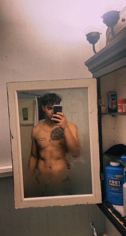 u225130006 OnlyFans picture