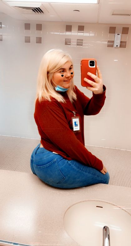 blonde.bomb98 OnlyFans picture