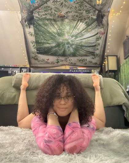 sweetyogifeet OnlyFans picture