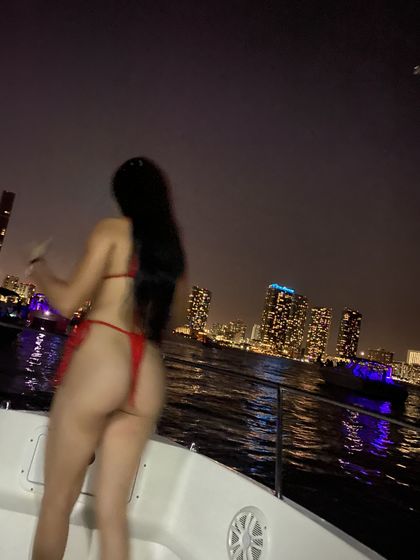 liz40.04 OnlyFans picture