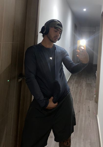 arvysaenzxx OnlyFans picture