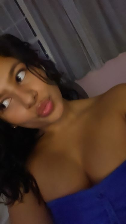 hollyhennesssey OnlyFans picture