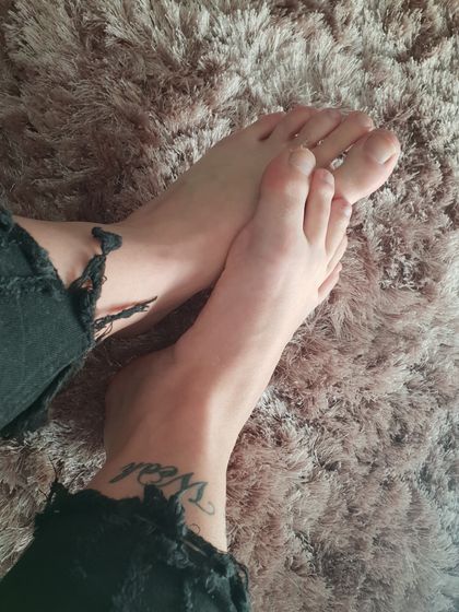 lovelyfeetly OnlyFans picture