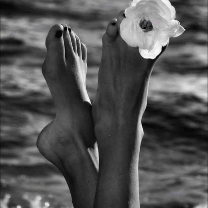 barefootvixenn OnlyFans picture