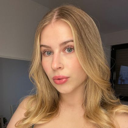 Best Dental Clinic OnlyFans Accounts | FansMetrics.com