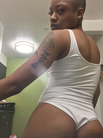 neamonroeee OnlyFans picture