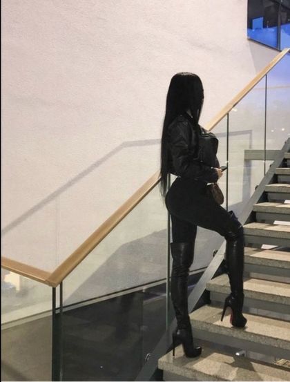 mariane90210 OnlyFans picture