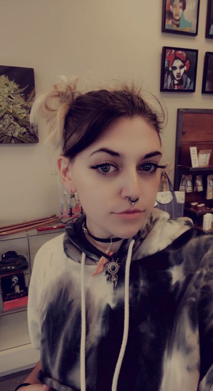 Best Hot Luv Bee OnlyFans Accounts | FansMetrics.com