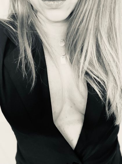 nextdoorhousewife OnlyFans picture