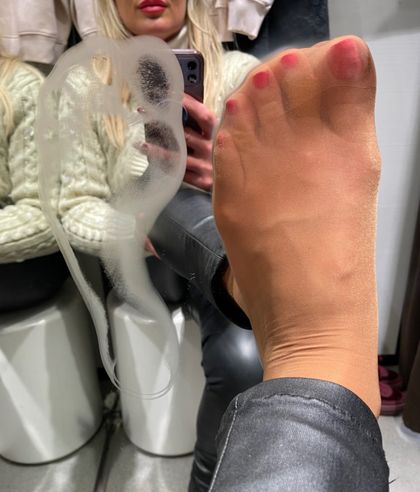 anas_socks OnlyFans picture