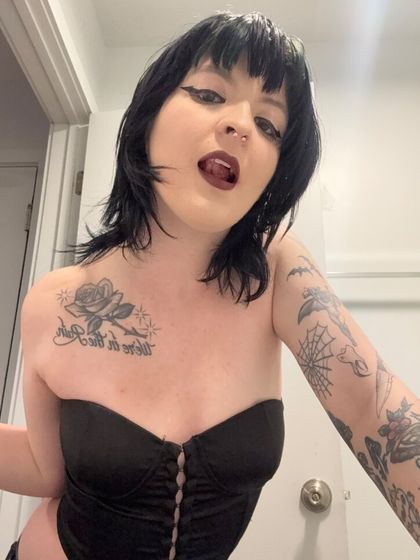 gothcranberry OnlyFans picture