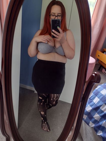 petitepantyhose OnlyFans picture