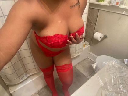 queenbeeee24 OnlyFans picture
