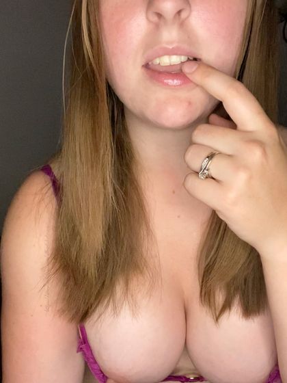 albertahotmom OnlyFans picture