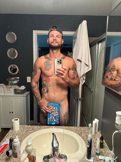 just_the_naked_painter OnlyFans picture