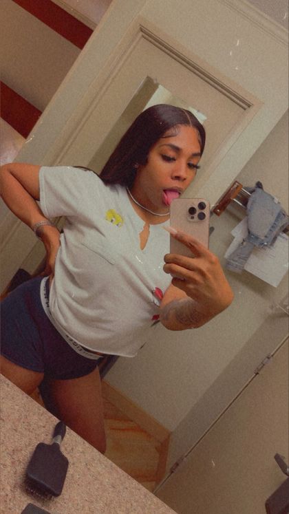 simplieepinkk OnlyFans picture