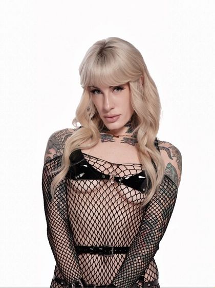 elleferal OnlyFans picture
