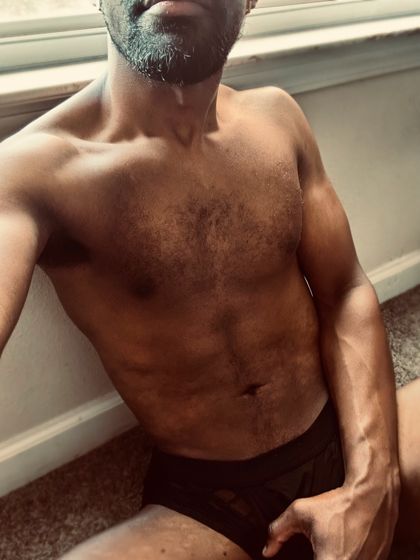moderately_hung OnlyFans picture