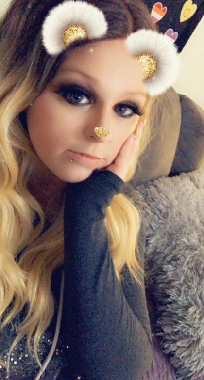 Best Hot Daddysgirl222 OnlyFans Accounts | FansMetrics.com