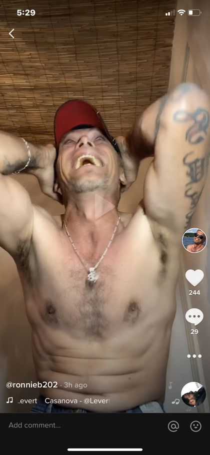 ronnieb.lindsyb OnlyFans picture