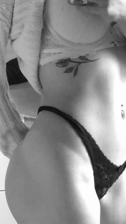 vanessatrb_official OnlyFans picture