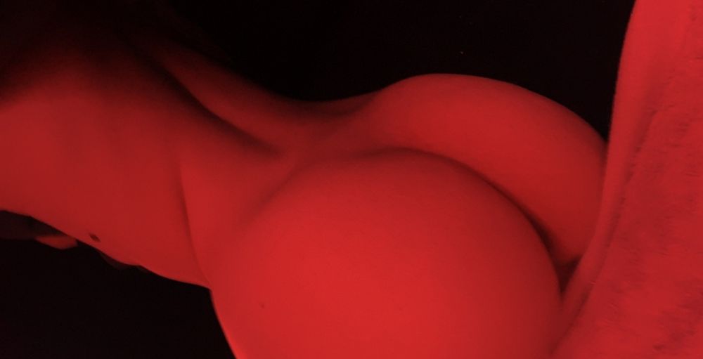 zireal OnlyFans profile picture