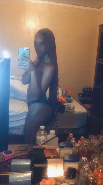 monimocha OnlyFans picture