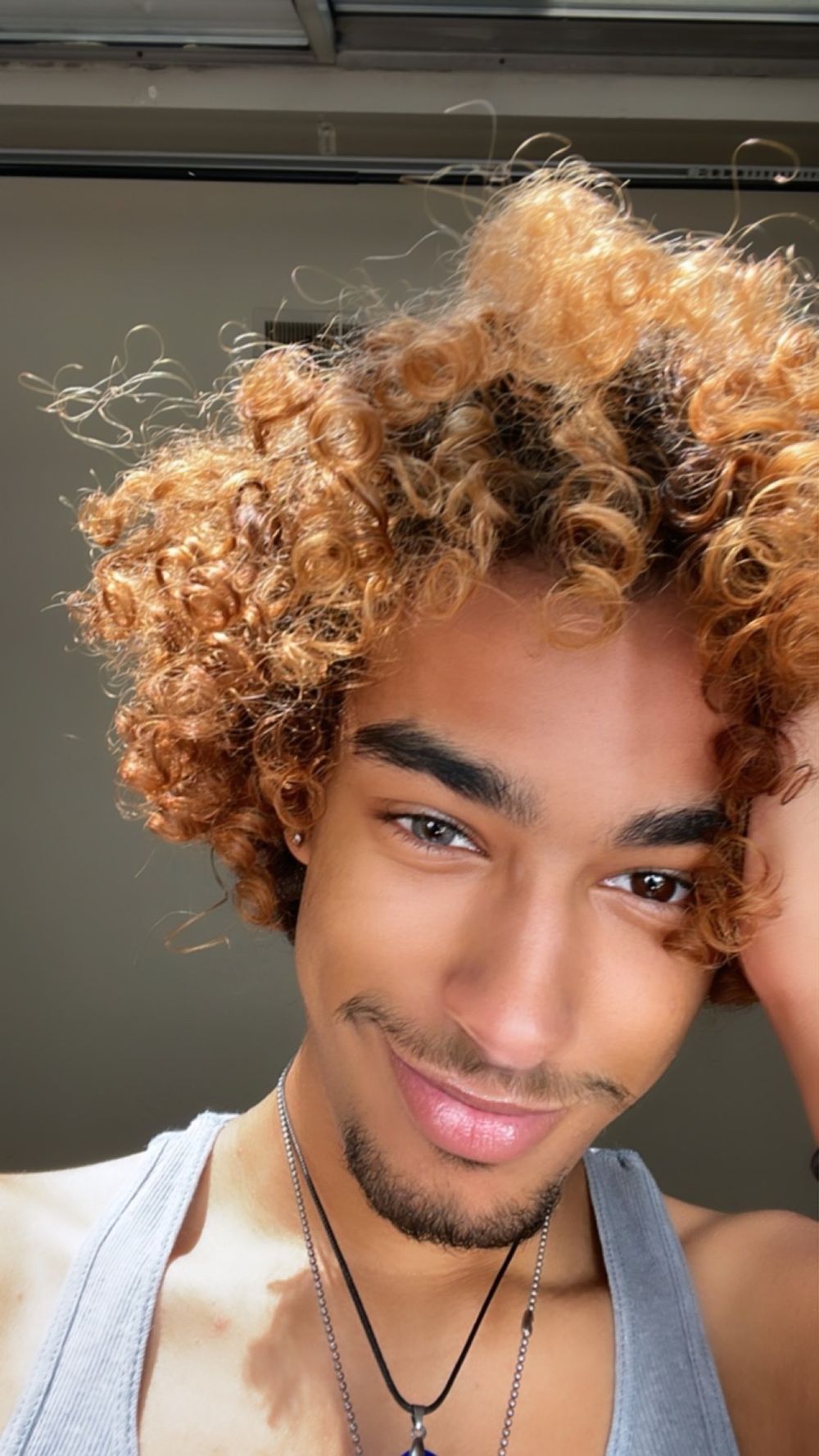 loverhezee OnlyFans profile picture