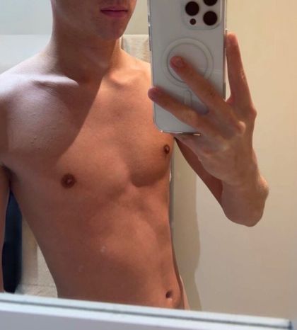 tannedtwinkgb OnlyFans picture