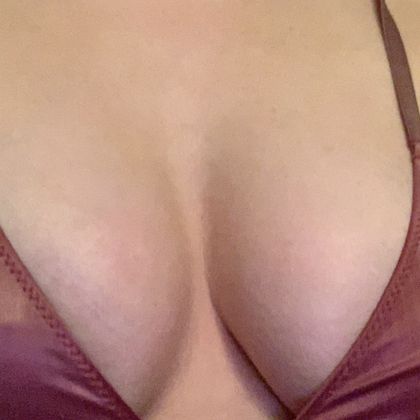 lucyfeetfindom OnlyFans picture