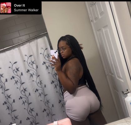 therealpr3ttyb OnlyFans picture