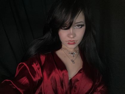 v4mp3ra OnlyFans picture