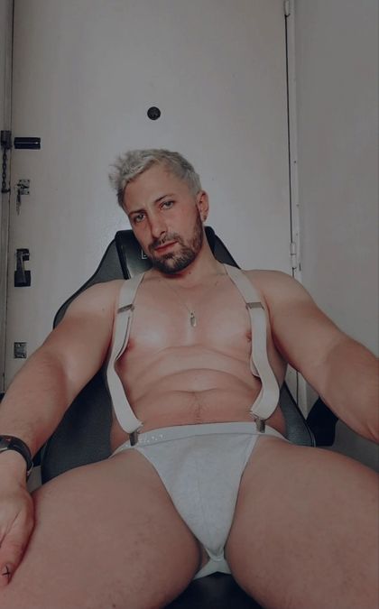 augustesarok OnlyFans picture