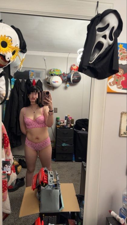 ittybittytittygothbitch OnlyFans picture