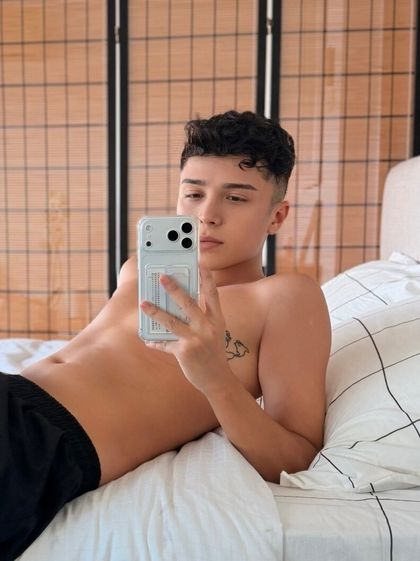 adrianotwinkk OnlyFans picture