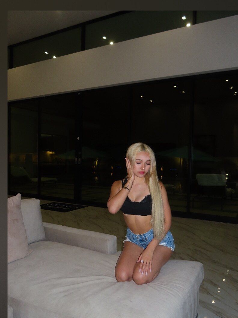 riahvalenciaa OnlyFans profile picture