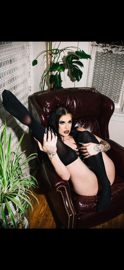 theecoochiefairy OnlyFans picture