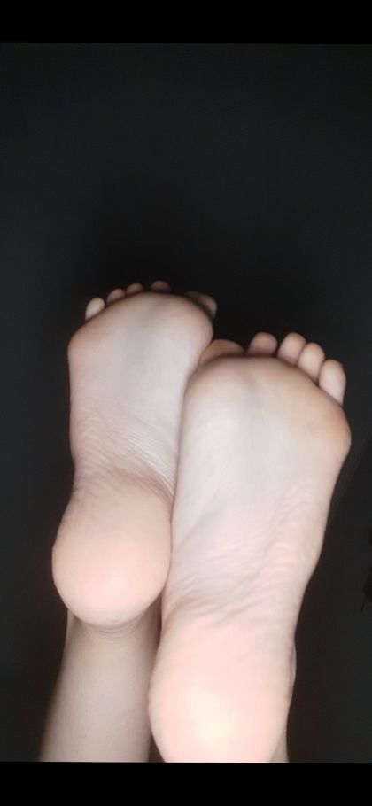 happyfeet4yrsoul OnlyFans picture