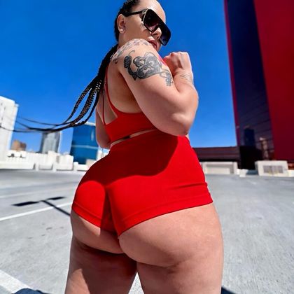 mslewinskyworld OnlyFans picture