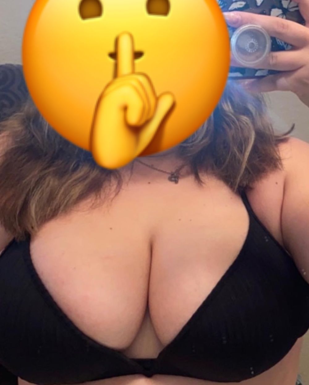 lonelygirl555 OnlyFans profile picture