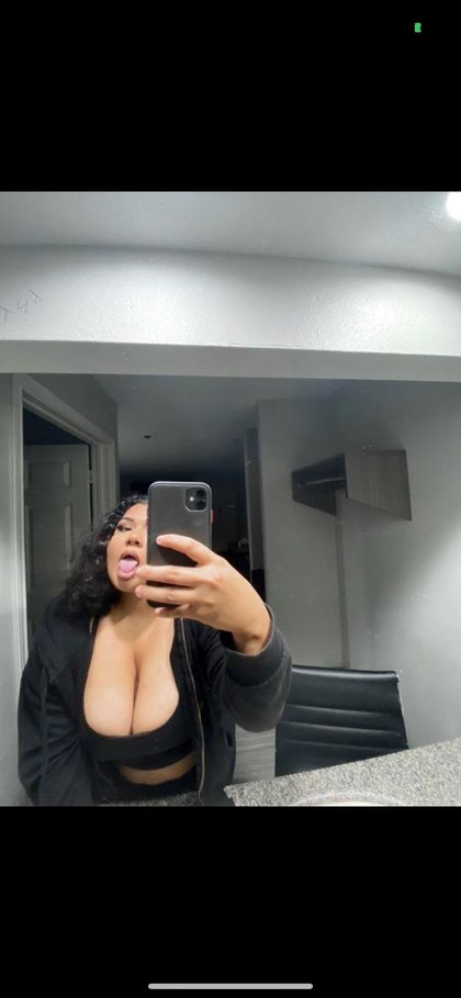 adriannahtx OnlyFans picture