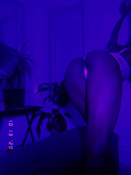 theehujihousewife OnlyFans picture
