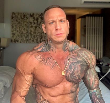 thiking OnlyFans picture