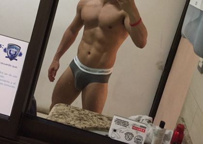 latinbi11 OnlyFans picture