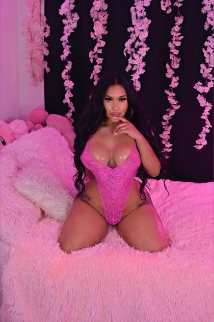 cubanmamiio2 OnlyFans picture
