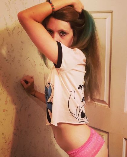 crimsonkitten354 OnlyFans picture