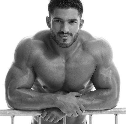 laroussifit OnlyFans picture